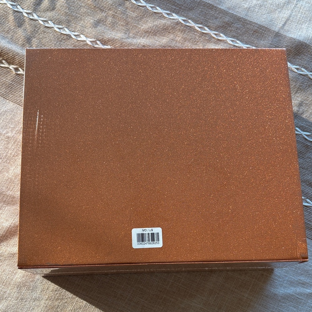 Taylor Swift The Life of a Showgirl Cardigan Box Set - Picture 4 of 6